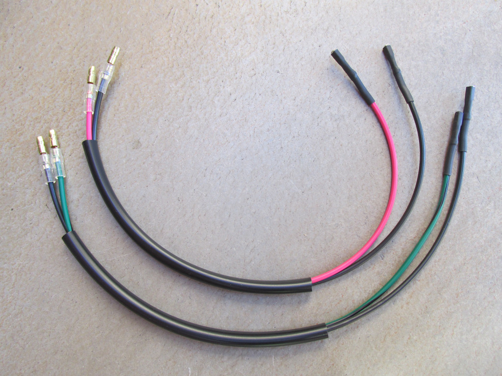 Front turn signals (left and right). Applicable to the Moto Guzzi V65.